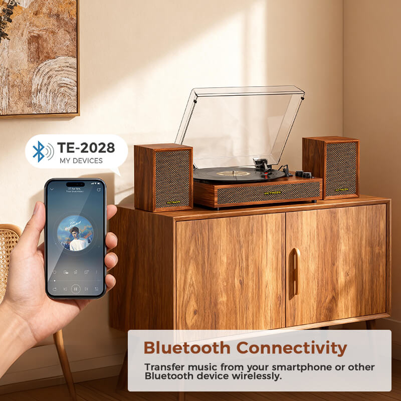 Sistema de tocadiscos TE-2028 de 3 velocidades con transmisión por correa y altavoces estéreo externos.